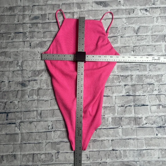 EUC Show Me Your MuMu Portia Bodysuit Vibrant Pink Adjustable Straps Size Small - Picture 12 of 13